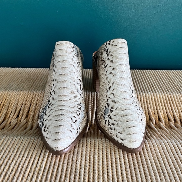 Tatum Natural Multi Snake Pointed Toe Mules - Picture 2 of 6
